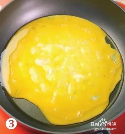 苦瓜炒蛋 一半是淡淡的苦，一半是淡淡的鲜甜