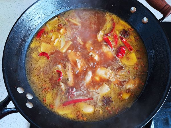 家常土豆炖鸡块