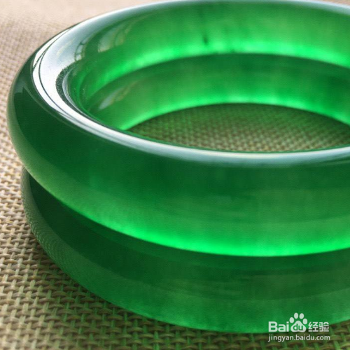 翡翠镯子怎么养出水头