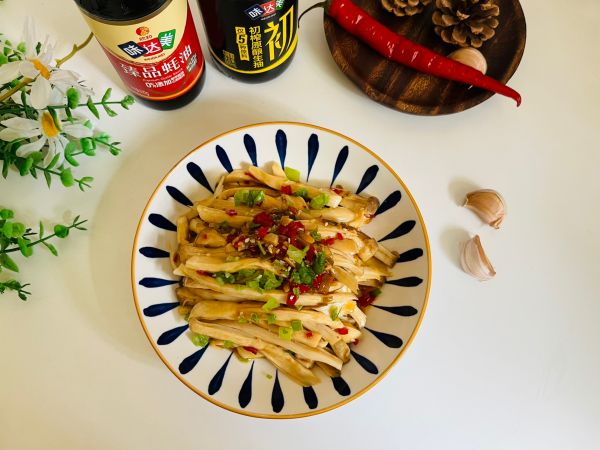 给肉都不换凉拌杏鲍菇