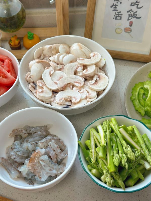 芦笋白蘑菇炒虾仁