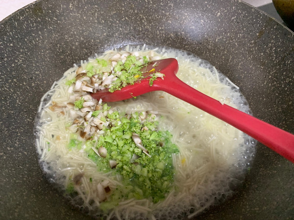 鲜虾香菇西兰花面