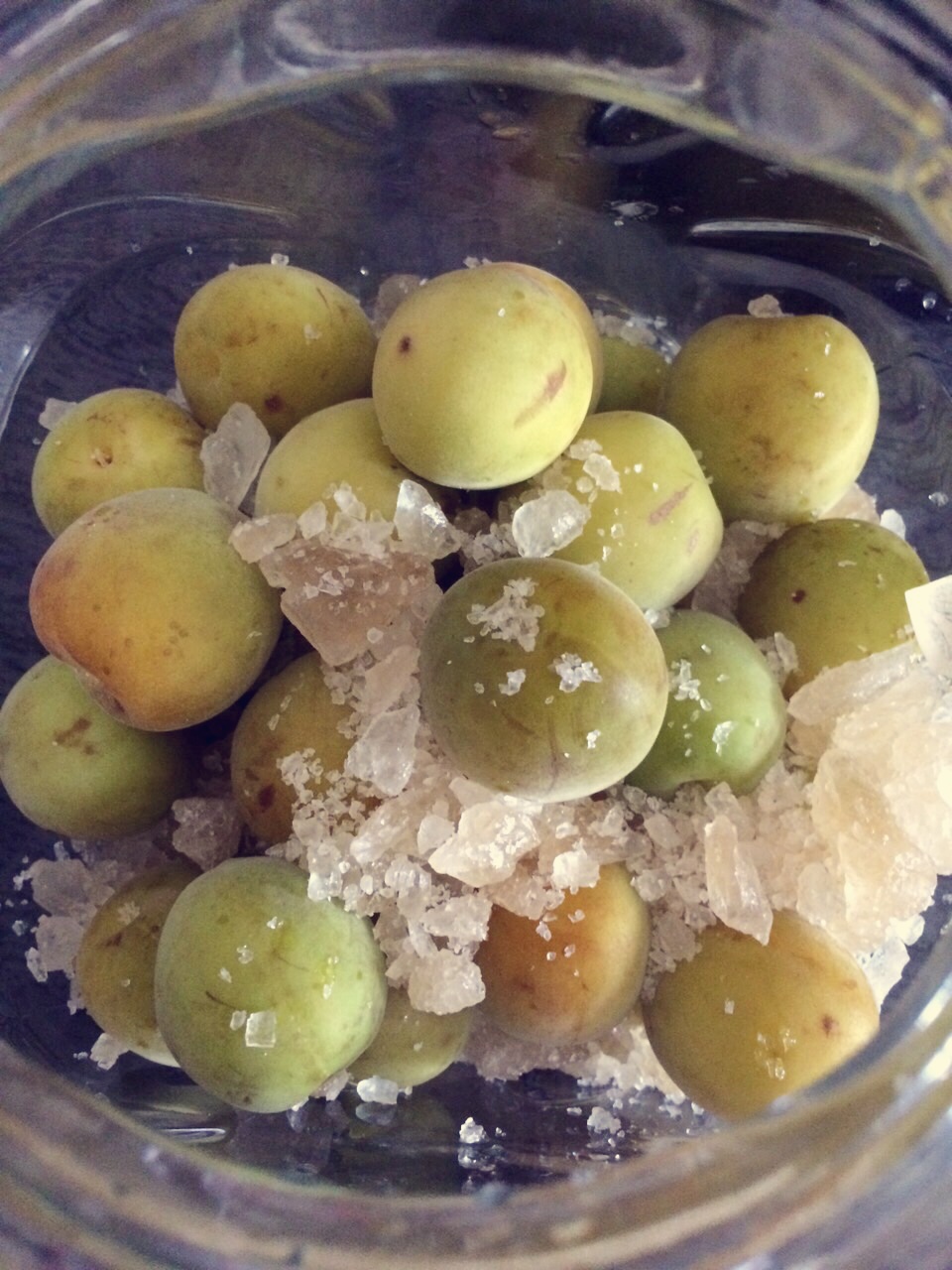 青梅酒的做法，赶紧来观摩吧！