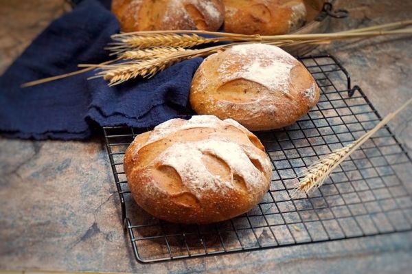 葡萄黑裸麦面包