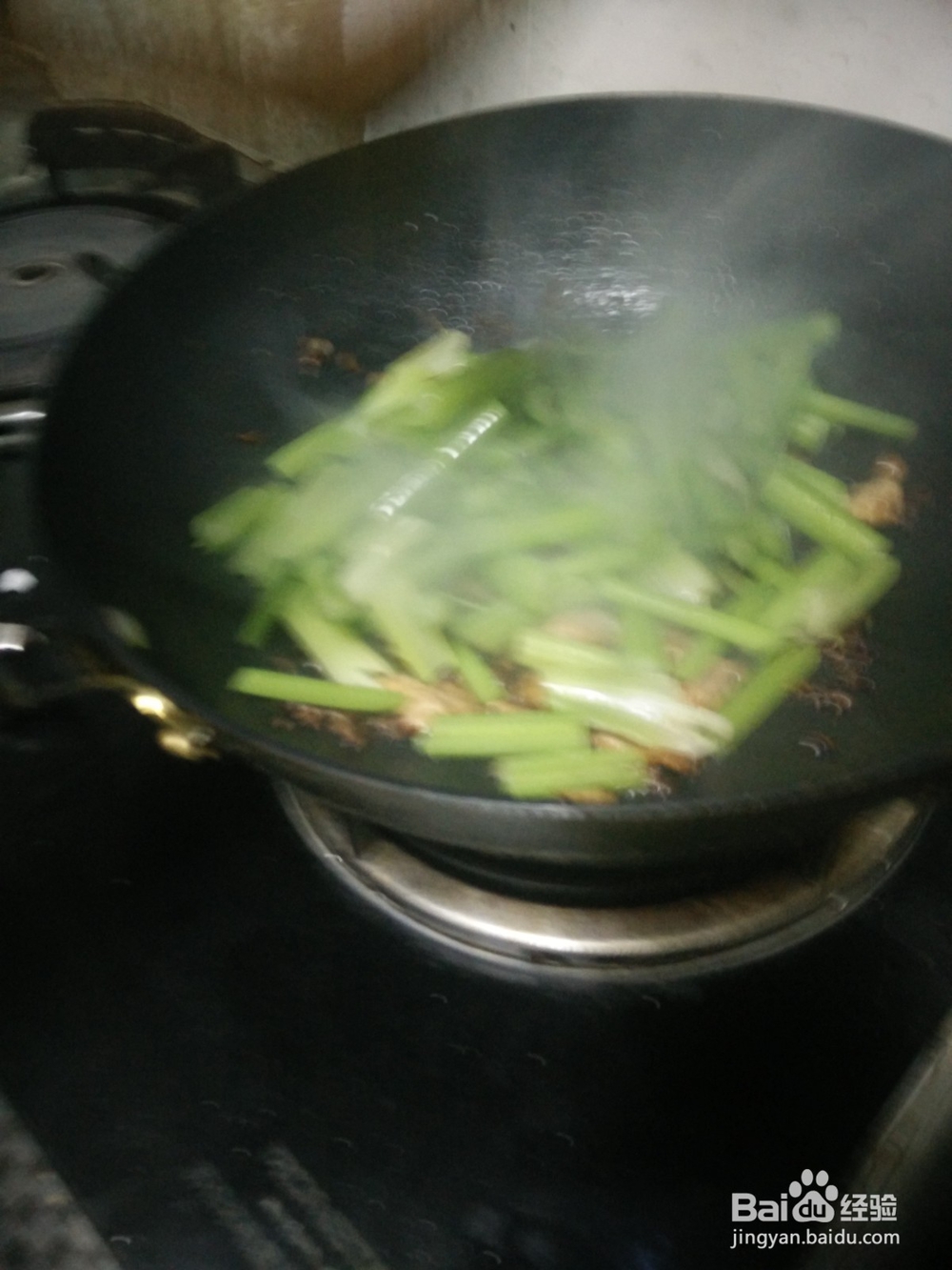 超级好吃的芹菜炒肉 家常炒菜