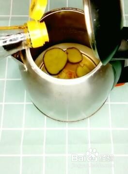 如何快速清洁热水壶水垢？