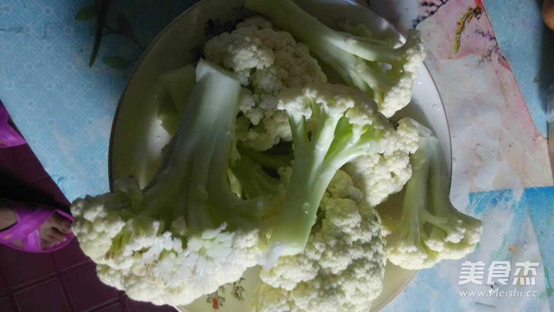 花菜炒肉片的做法