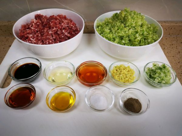 混发面羊肉包子