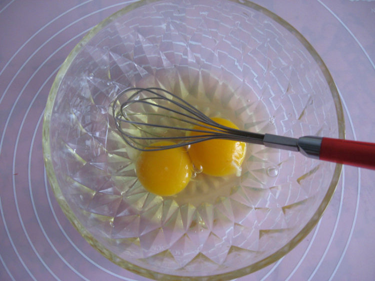 黑芝麻鸡蛋饼怎么做才美味,看完就知道了