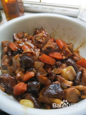 香菇炖鸡腿肉