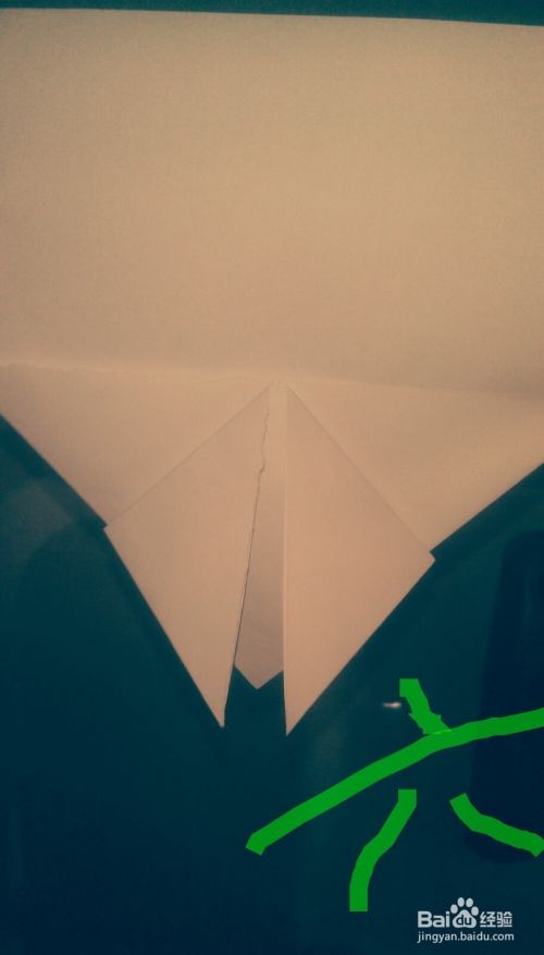 教你如何快速简单明了地折叠纸飞机(燕子飞机)
