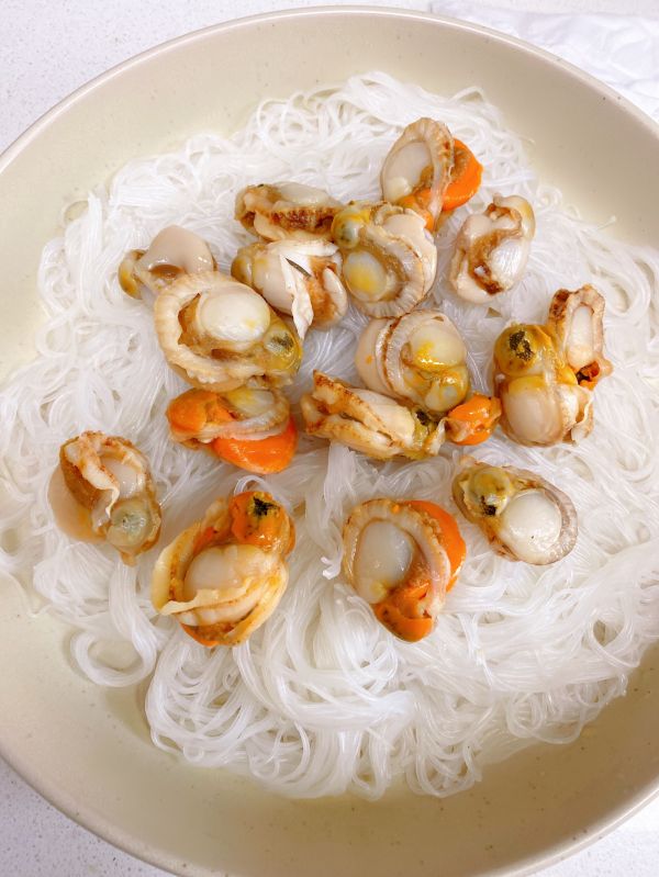 蒜蓉粉丝蒸扇贝肉