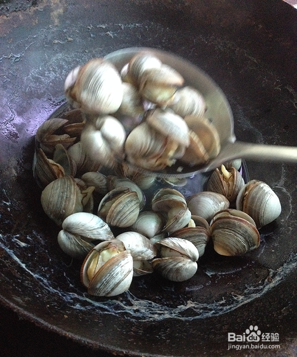 麻辣蛤子的做法