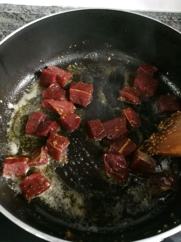 黑椒牛肉粒焖杏鲍菇