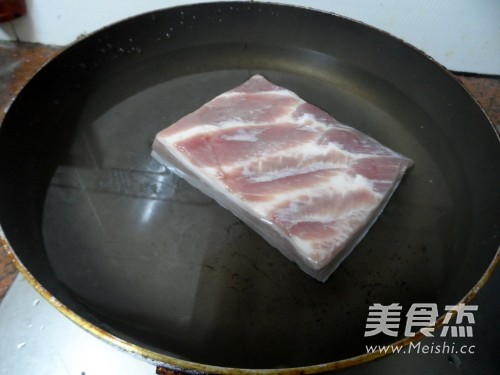 栗子红烧肉的做法