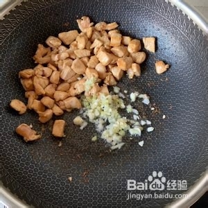 青红椒炒鸡丁超好吃