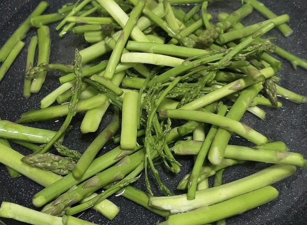 酱香鸡蛋炒芦笋尖