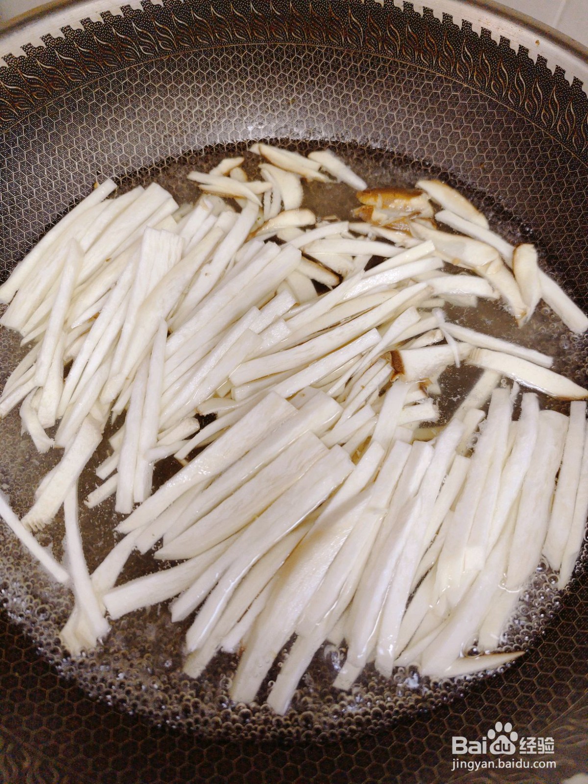 五花肉炒杏鲍菇的做法