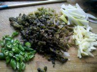 雪菜焖面的做法