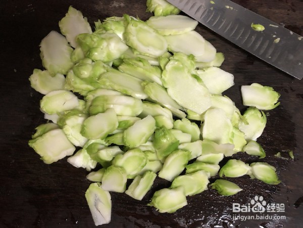 如何做出好吃美味的儿菜炒牛肉肠