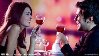 约会如何找话题不冷场