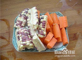 玉米排骨汤的做法