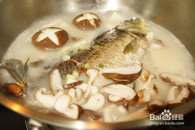 怎么做香菇豆腐鲫鱼汤
