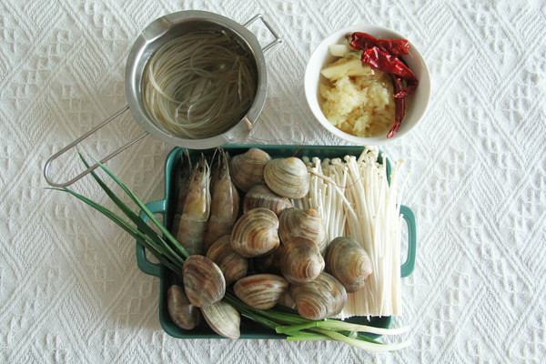 蒜蓉粉丝蛤蜊烤虾