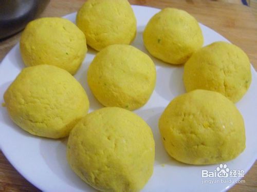 【简单制作的花样饼大全】乡村特色---玉米快菜贴饼子