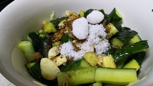 养生食补清香可口腌黄瓜的做法