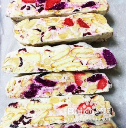 草莓火龙果彩色雪花酥的做法