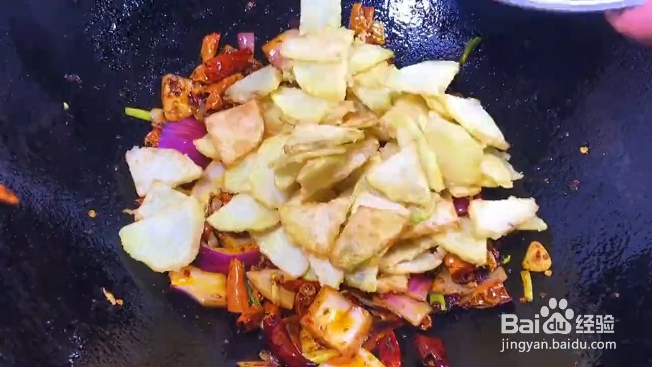 怎样在家做简单易学又非常下饭的干锅土豆片