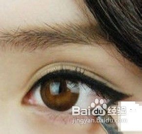 眼线膏的用法画出迷人眼线