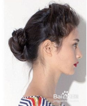 扎马尾怎么戴发带图解