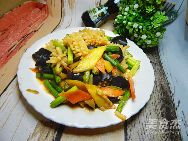 蒜苔炒鱿鱼的做法