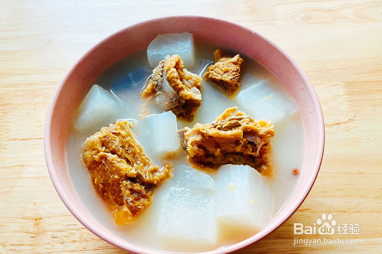 妈妈的味道腊排骨炖萝卜的做法