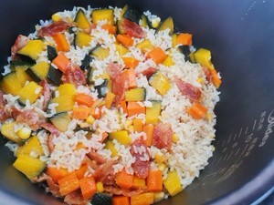 新手福利~小白也能做的美味南瓜腊肠焖饭