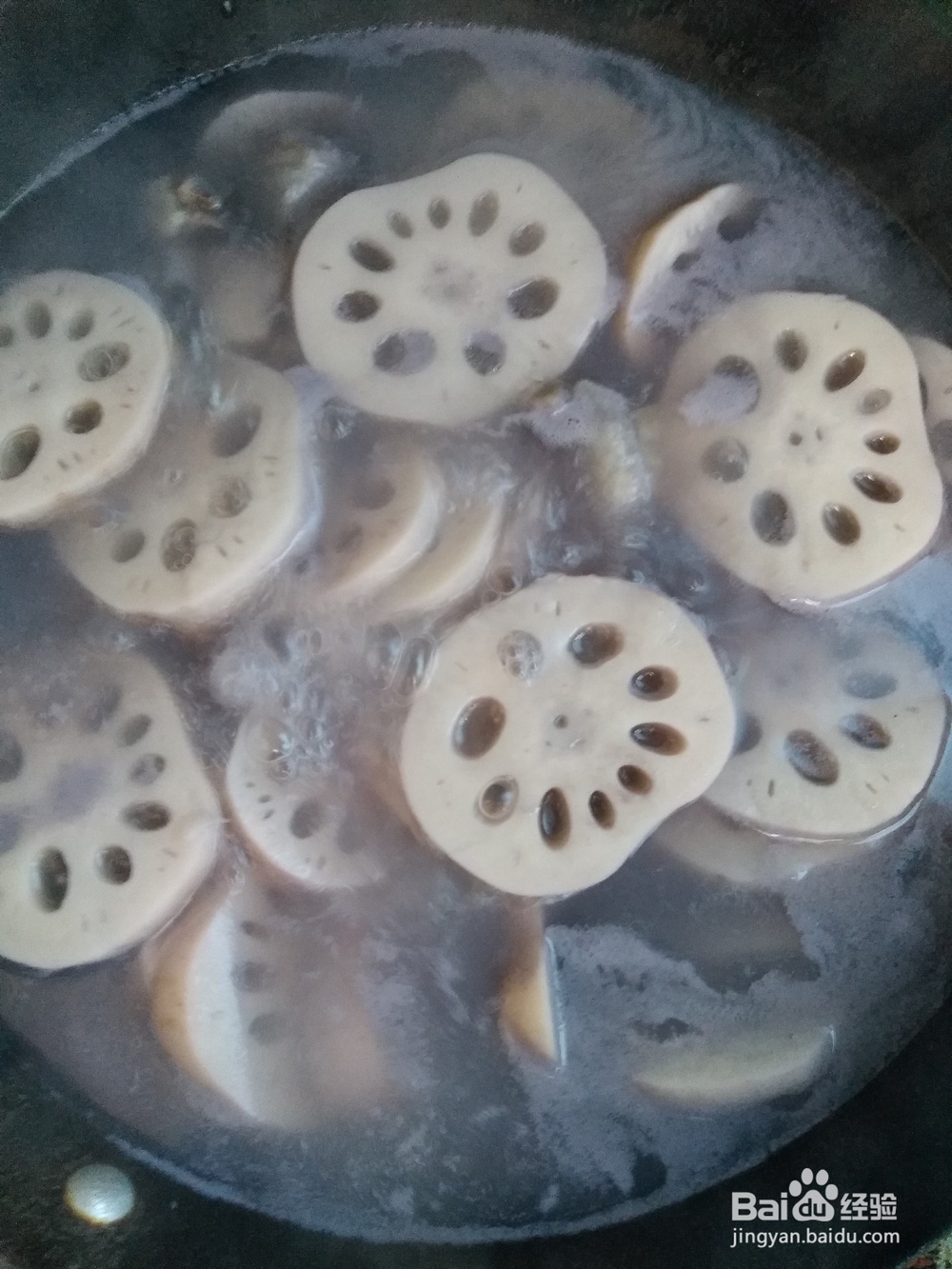 简单的腊肉煲莲藕