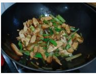 香芹炒卤干，下饭菜很好吃