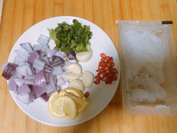 柠檬虾拌魔芋结