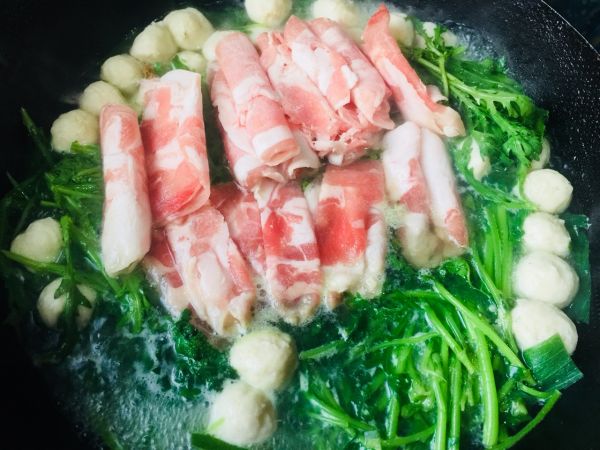 羊肉鱼丸茼蒿汤