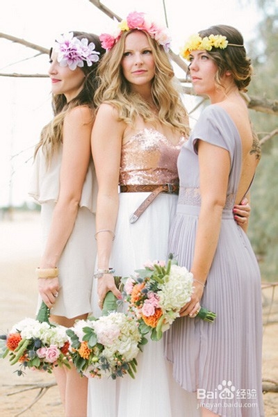 冬天伴娘礼服禁忌 穿搭得体不抢风头