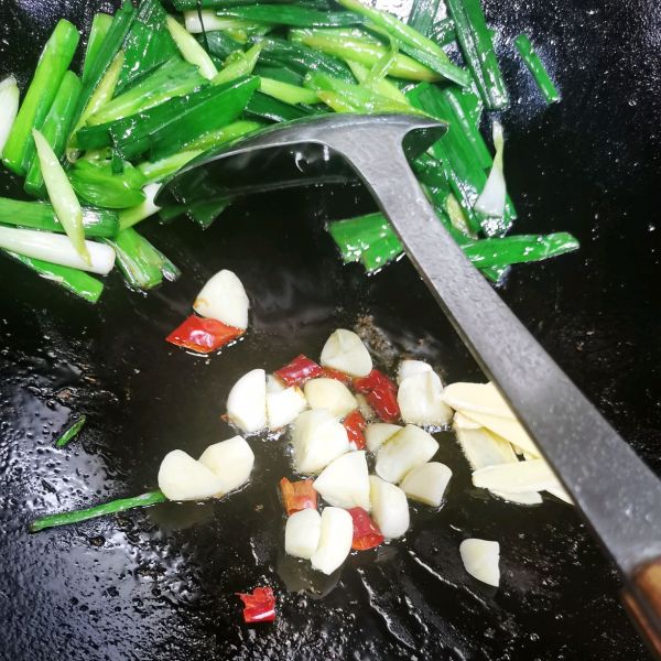 家常蒜香黄鱼鱼籽