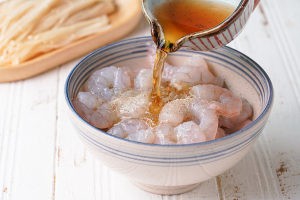 番茄酸汤虾滑
