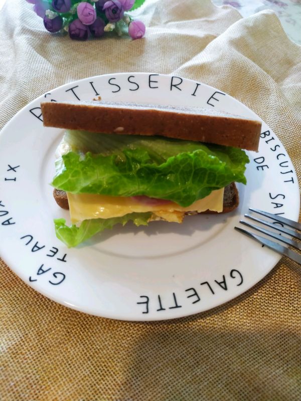 芝士鸡蛋火腿三明治