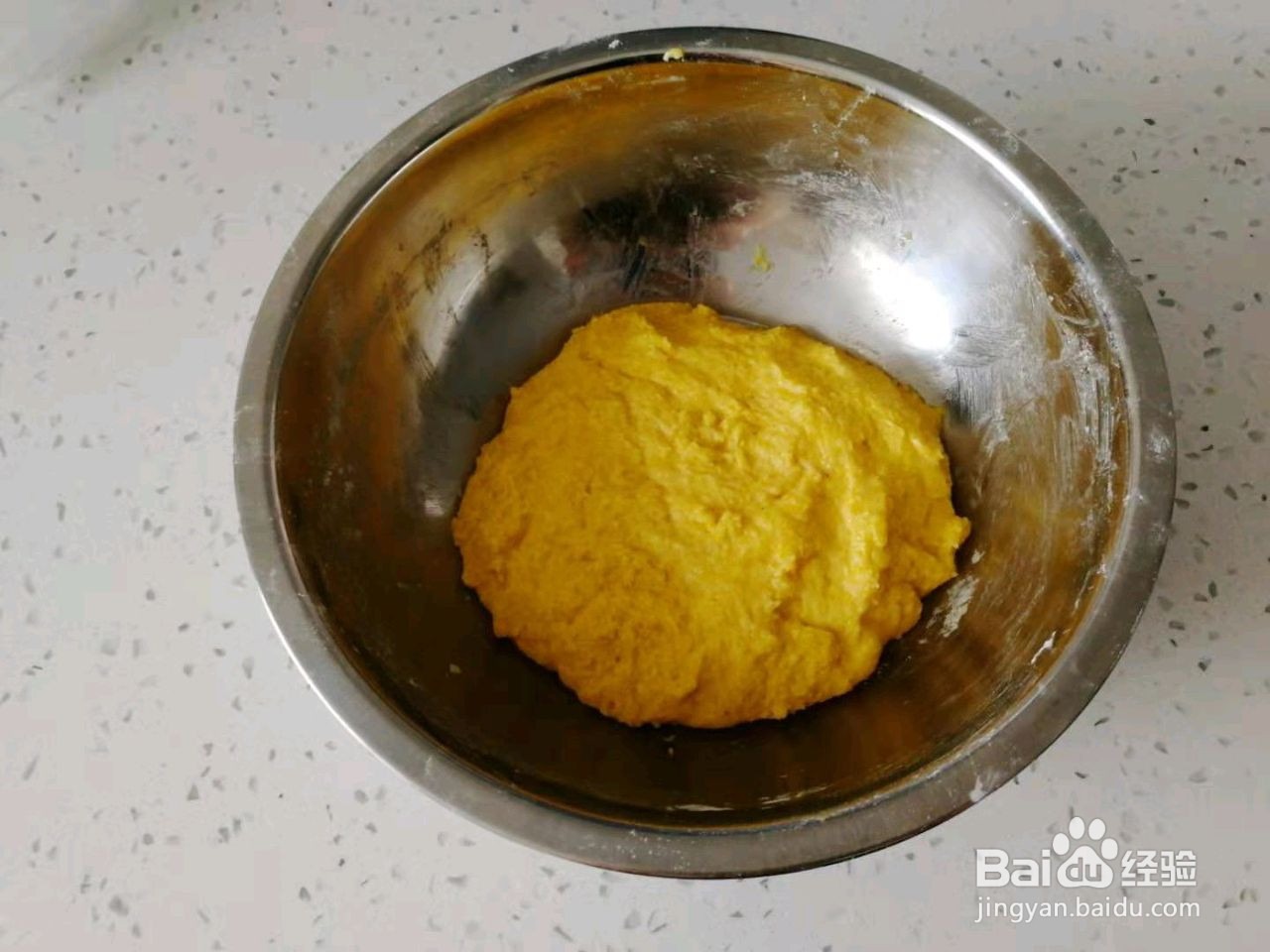 松软好吃的玉米面饼的做法