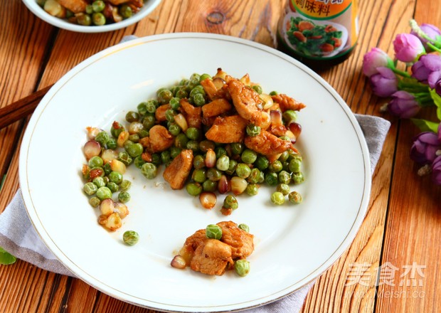 玉米 豌豆可以起到蛋白质互补作用,加入鸡肉让营养更丰富