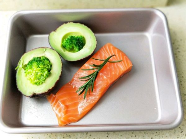 迷迭香烤三文鱼蔬果拼盘