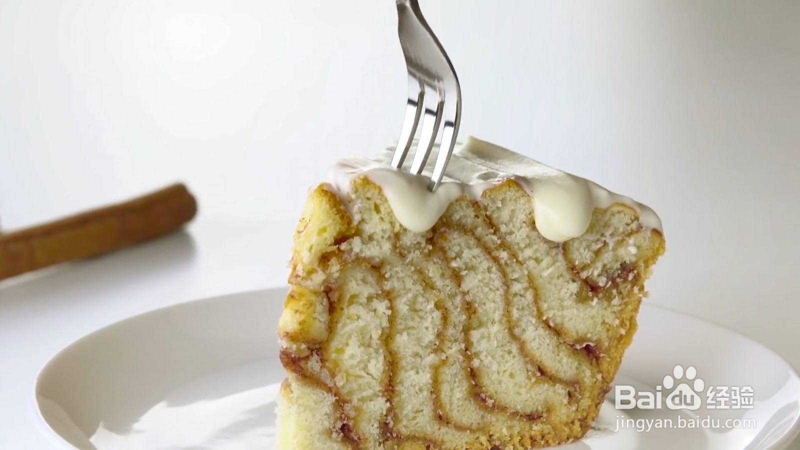 如何制作超大型奶油肉桂卷蛋糕？