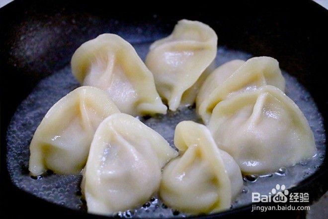 煎饺抱蛋怎么做